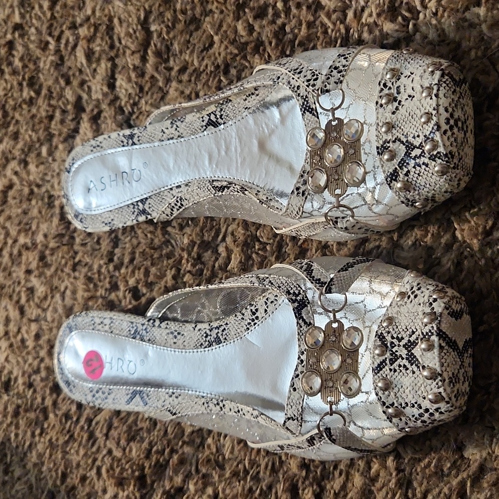 Ashro Women's Snakeskin Slip-On 12 - Picture 3 of 9